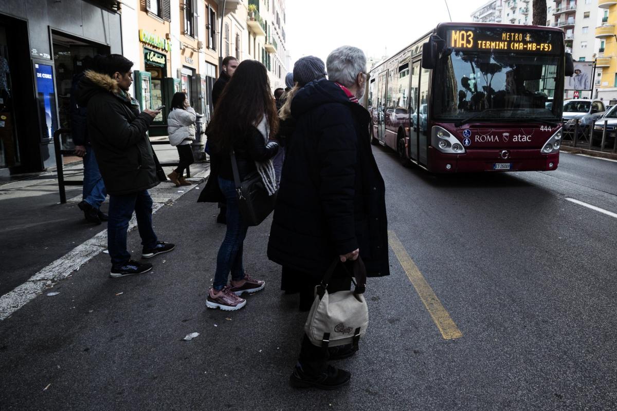 Metro C Roma oggi treno deraglia, servizio parzialmente interrotto