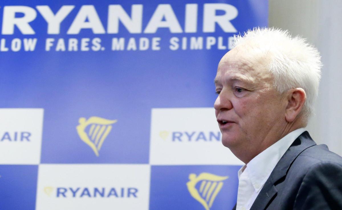 Caro voli, nuovo attacco da Ryanair: “Noi investiamo. Il governo it…