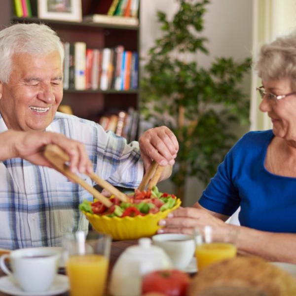 Quali sono i 5 cibi della longevità da mangiare tutti i giorni? Lo studio e i consigli