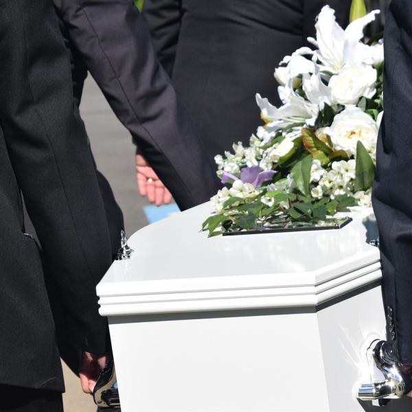 In quali casi è il Comune a pagare i funerali?