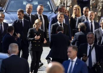 Meloni-Macron, faccia a faccia informale a Roma dopo i funerali di Napolitano