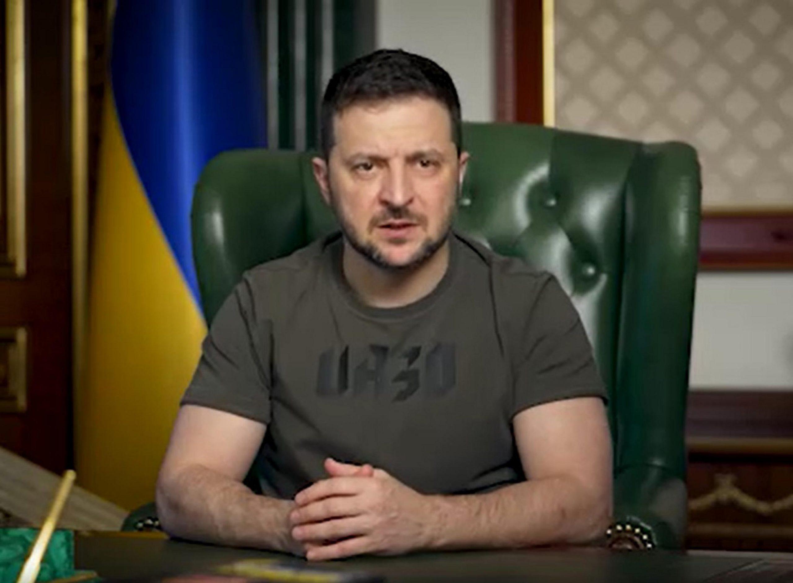 Guerra in Ucraina, Zelensky sulla tregua per il Natale ortodosso: “Una copertura”