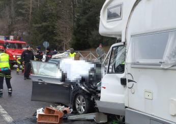 Codevigo, incidente sulla Romea: schianto tra auto e un camper. Un morto e traffico bloccato