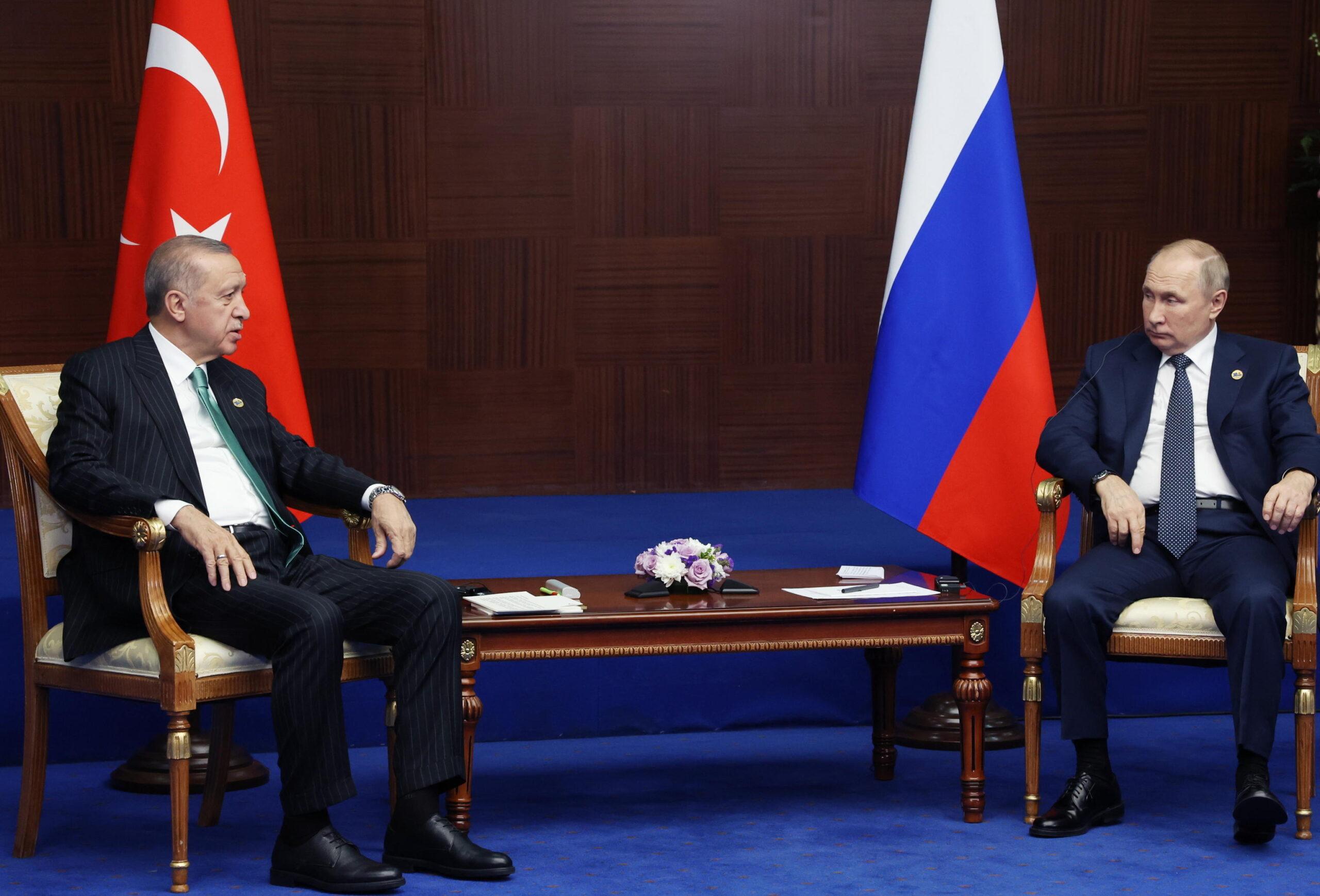 Erdogan: “Putin verrà in Turchia per discutere accordo sul grano”