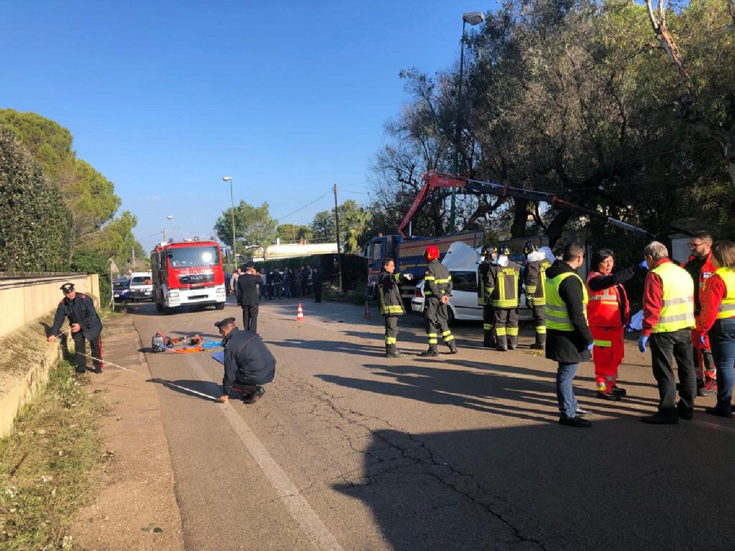 Milano, scontro tra auto e camion: morto 55enne, grave il figlio