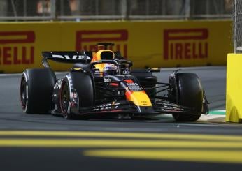 F1, Verstappen domina a Jeddah: i risultati della gara. Bene Bearman