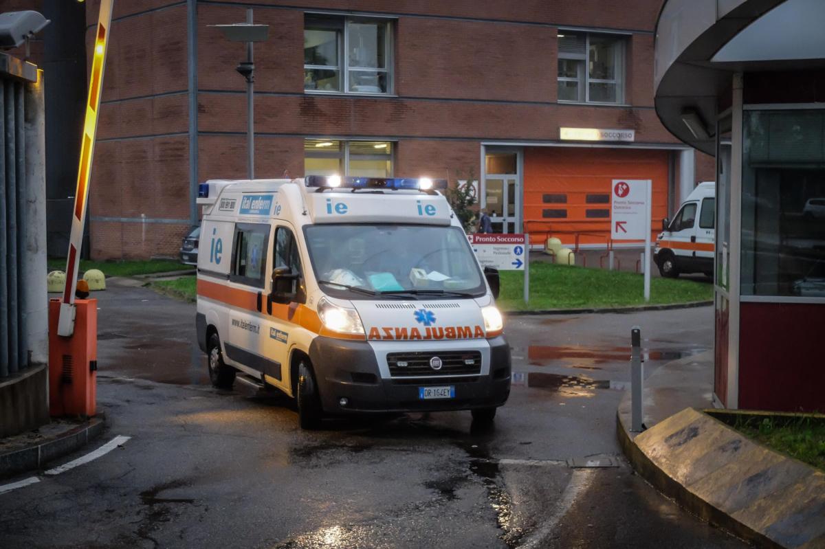 Incidente a Milano, auto investe una studentessa americana: è grave