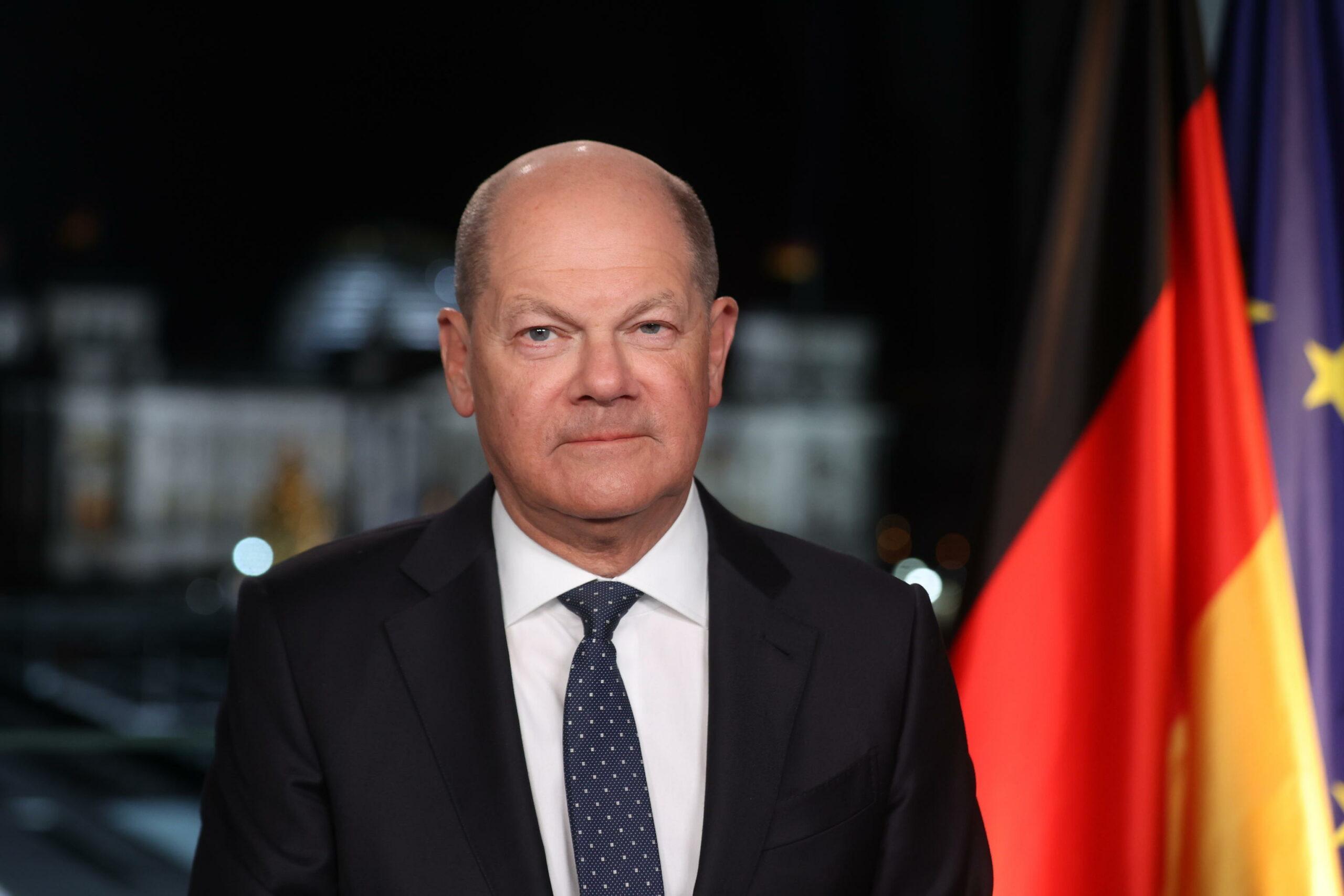 Germania, Scholz ripercorre il difficile 2023: “Ce la faremo nonostante la crisi” | VIDEO