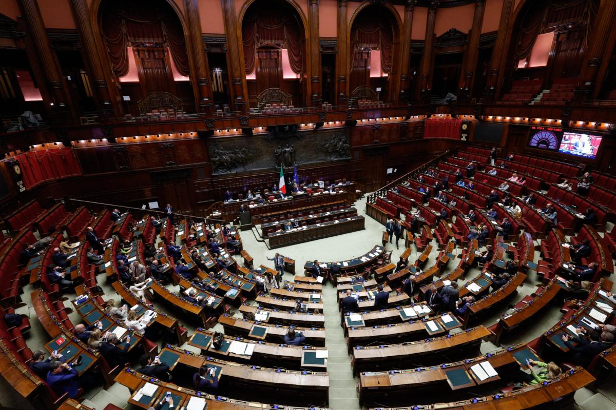 Autonomia, al via la discussione a Montecitorio. Calderoli esulta: “Ci siamo!”. L’opposizione: “Discusso solo il 3% degli emendamenti”