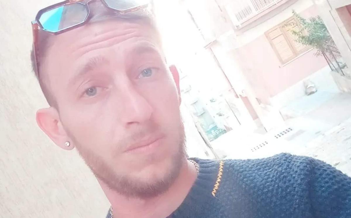 Chi è Alessandro Arcabascio, il 34enne scomparso da Salemi, in provincia di Trapani, il 5 settembre. Il fratello: “Torna a casa, qualunque sia il problema, lo risolveremo”  