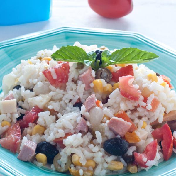 L’insalata di riso, il salva pranzo dell’estate