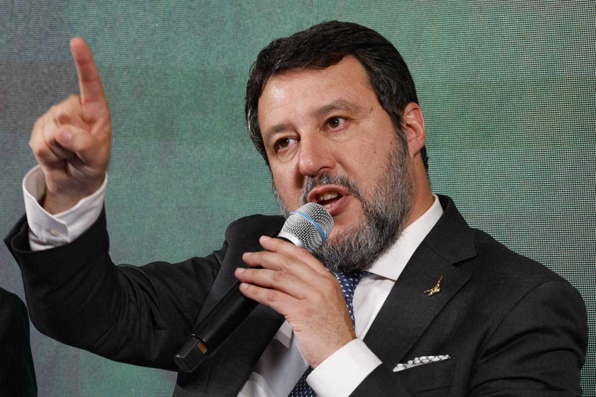 Codice della strada, Salvini: “Nuove norme per i monopattini, non p…