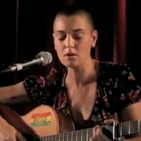 Capelli Sinead O’Connor, ecco perché li rasava: “Non volevo essere carina e molestata”