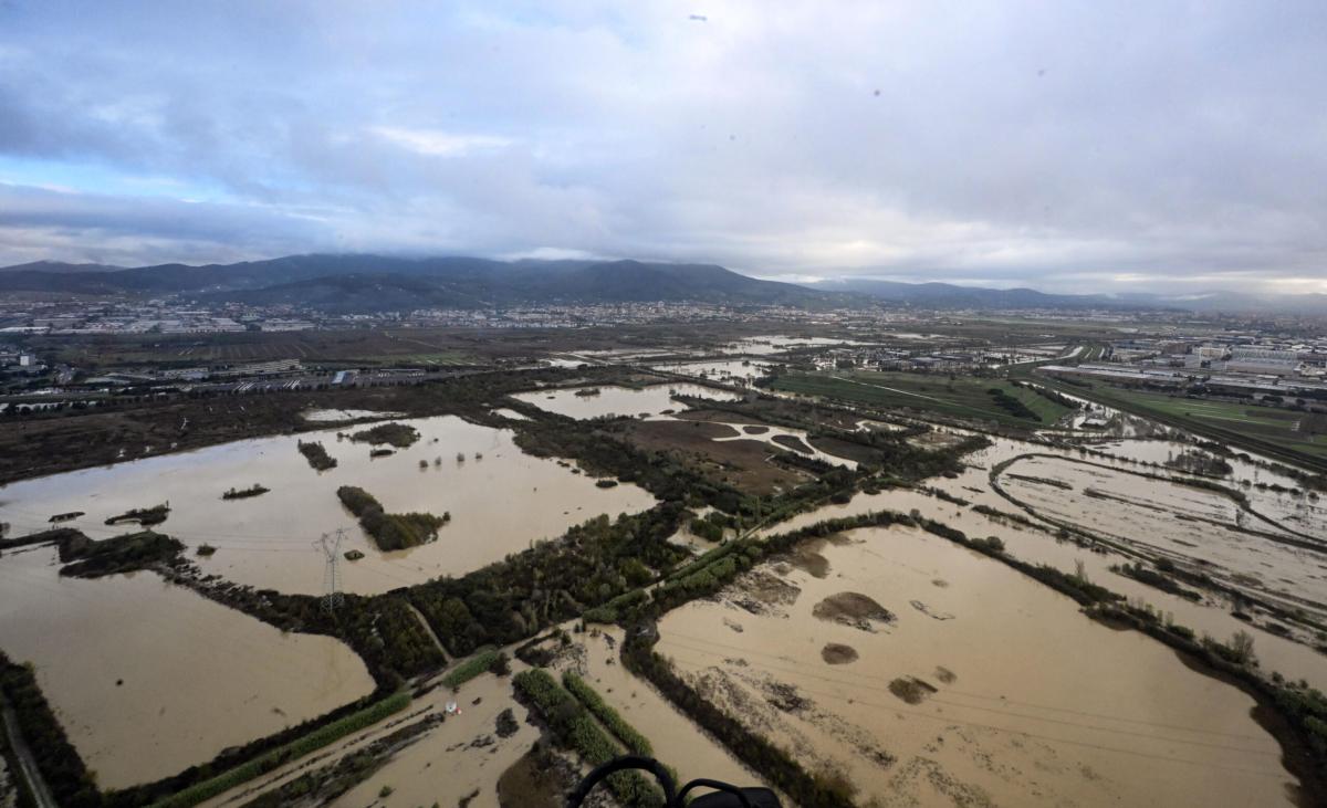 Maltempo in Toscana, polemiche per l’allerta. Curcio: “Da arancione…