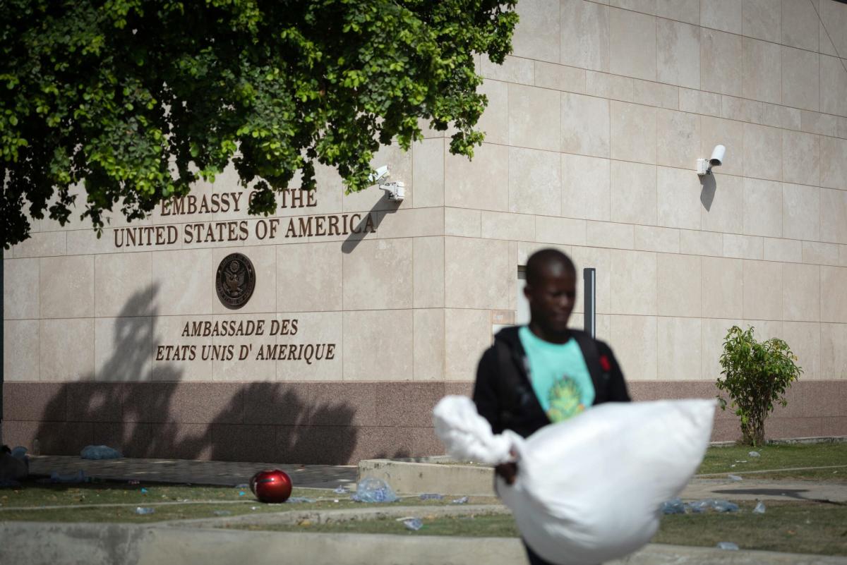 Haiti, evacuata l’ambasciata Usa nella notte a causa delle violenze dilaganti a Port au Prince