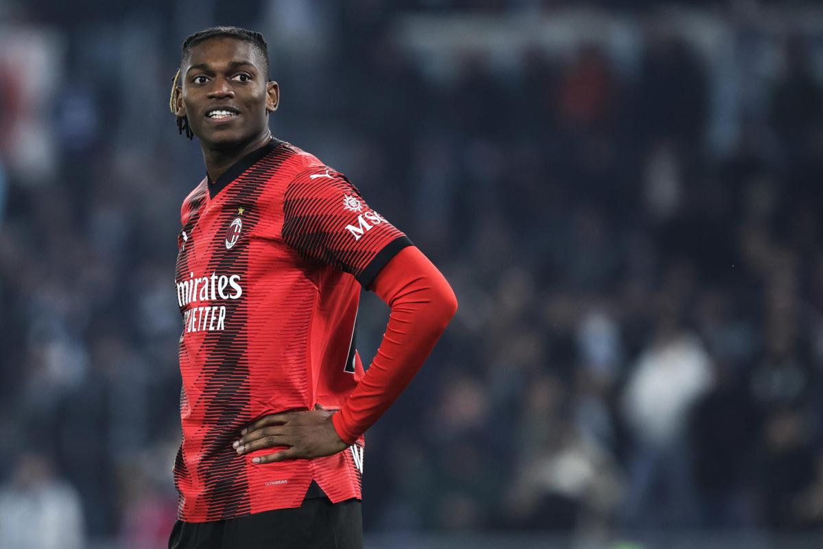 Leao va al Barcellona? Ecco quanti soldi potrebbe incassare il Milan