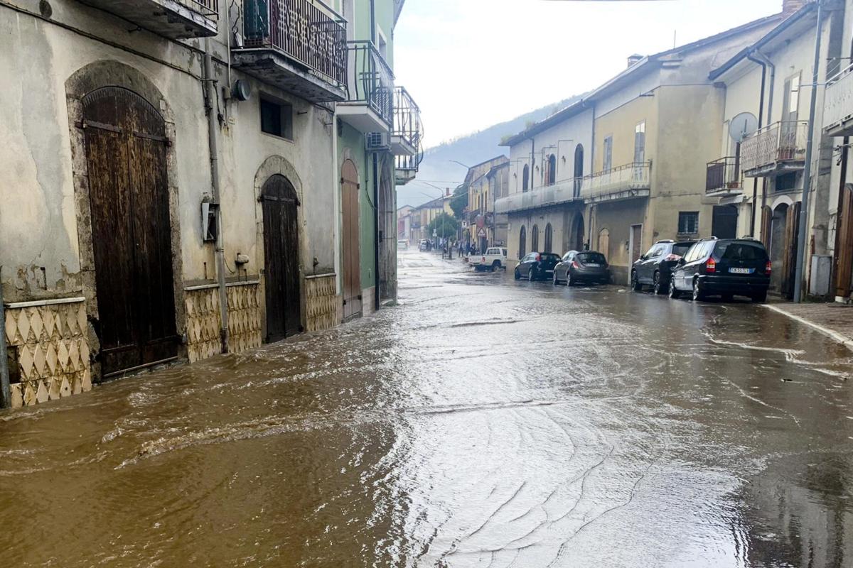 Bomba d’acqua a Irpina, una vittima. L’uomo è stato travolto dalla …