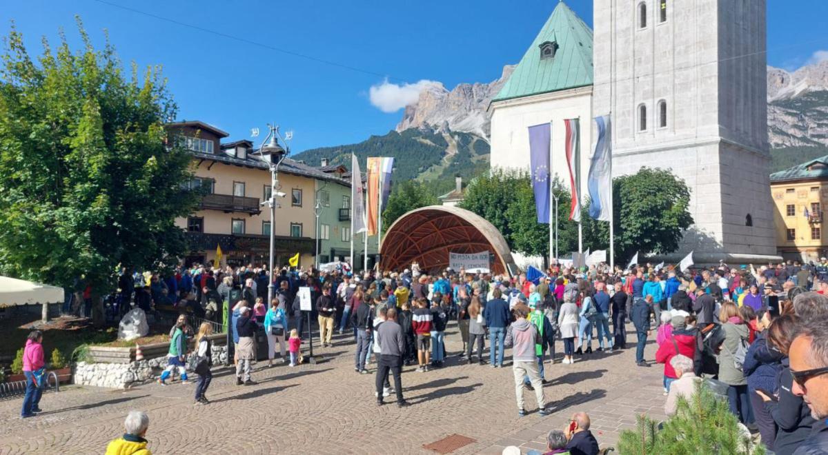 Giochi Invernali: manifestazione contro la pista da bob a Cortina