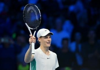 ATP Finals: Sinner, contro Tsitsipas la prima vittoria “utile” per un italiano nel torneo. E ora Djokovic…