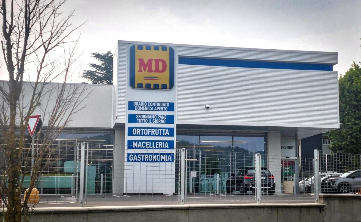 Torino, scandalo alla MD di Brandizzo, la direttrice del supermercato vieta ai dipendenti di andare in bagno a lavoro: “Fatevela addosso”