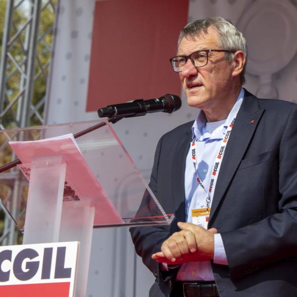 Cgil, il segretario Maurizio Landini richiama l’attenzione del governo: “Servono interventi strutturali”