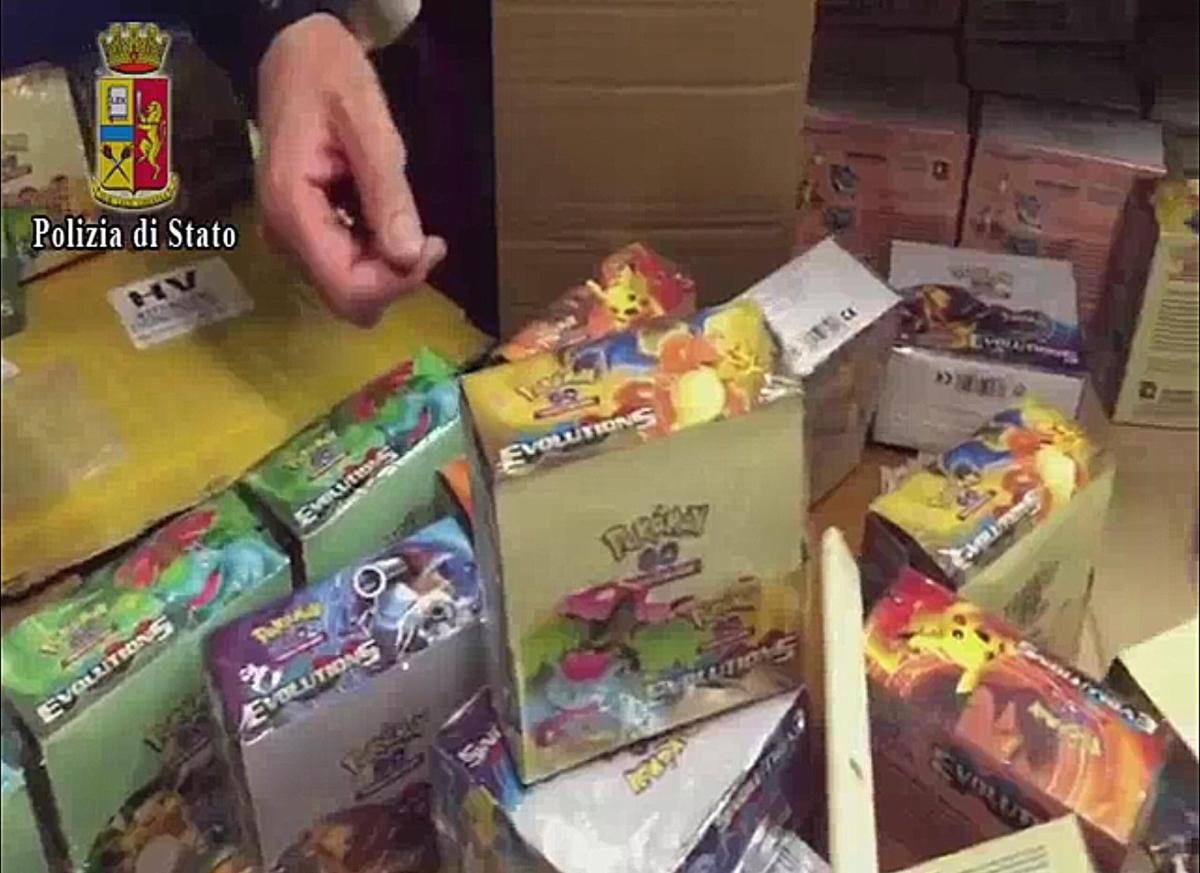 Milano, vende carte Pokemon per 19mila euro ma riceve soldi finti: …