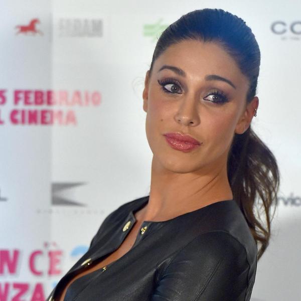 Belen Rodriguez, le foto con Elio scatenano le critiche: ecco come ha reagito la showgirl