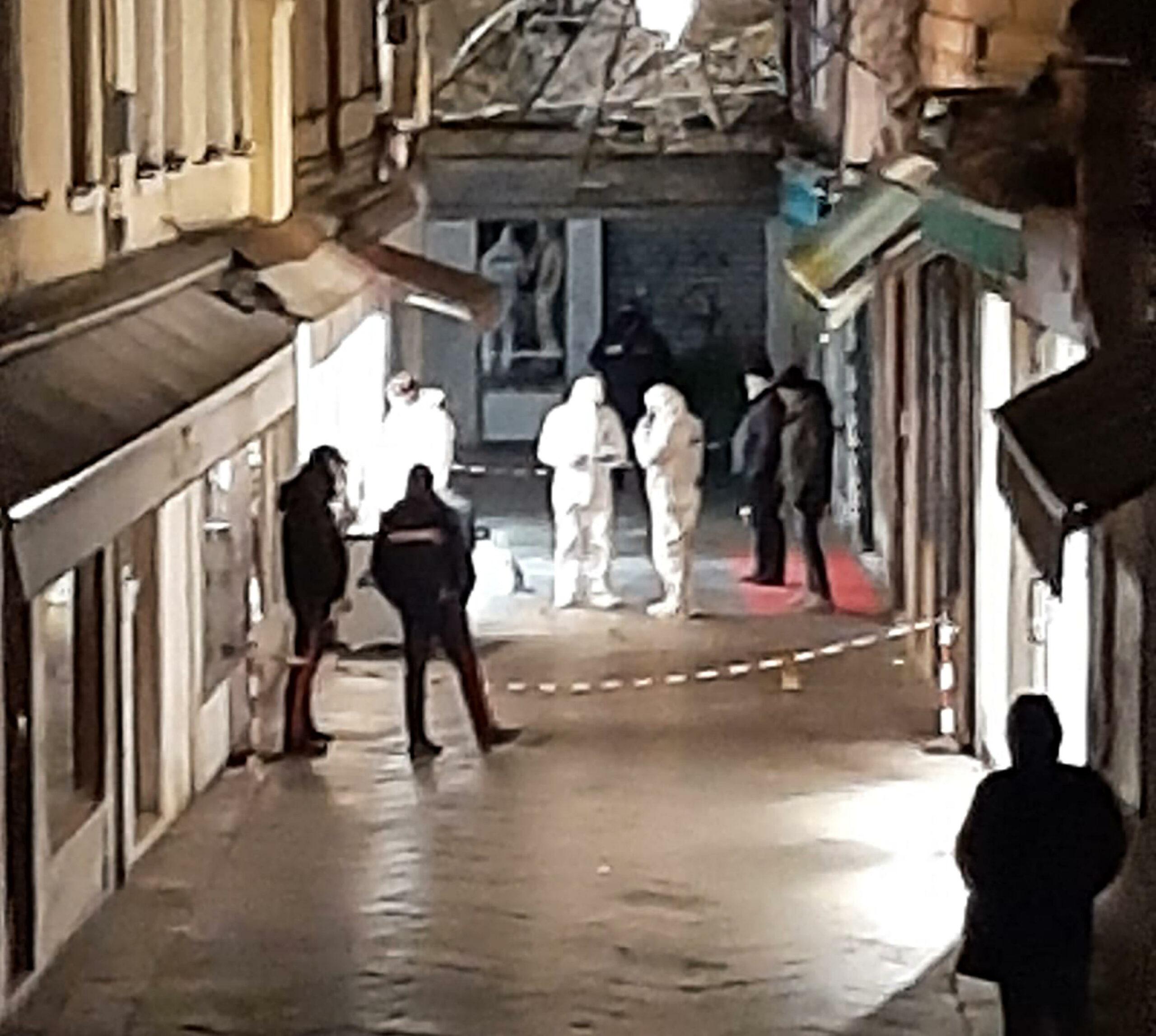 Venezia, tunisino 25enne ucciso a colpi di fucile in strada a San Geremia: al vaglio degli inquirenti il movente dell’omicidio