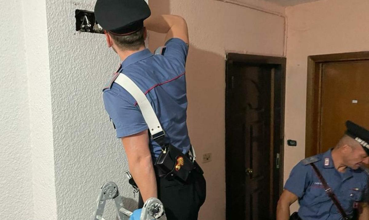 Roma, blitz a Tor Bella Monaca: 6 arresti per traffico di droga e detenzione illegale di armi