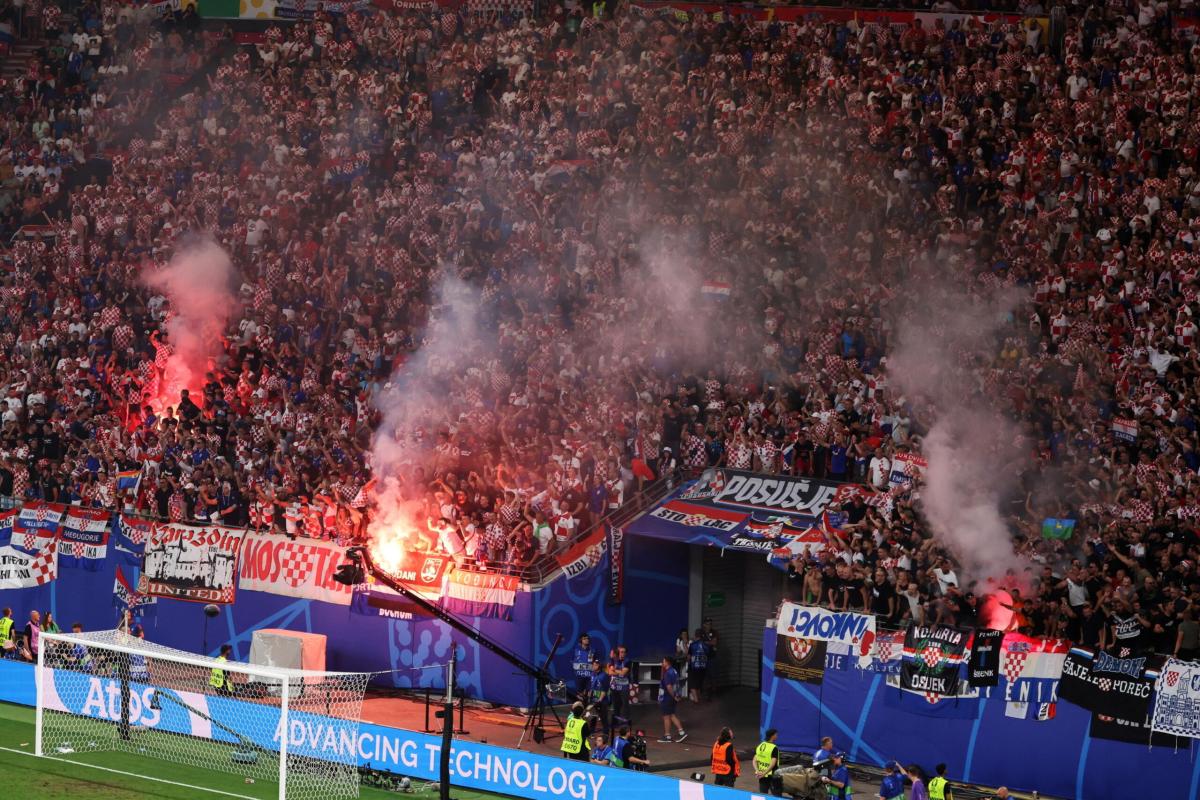 Aggrediti quattro tifosi azzurri dopo Croazia-Italia: la polizia ferma un gruppo ultras a Lipsia