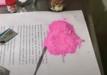 Gli mettono cocaina rosa nella bibita: ragazzino muore avvelenato e lo deridono sui social