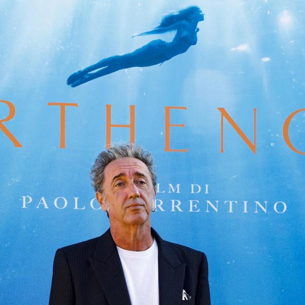 Con “Parthenope” anche “Loro”, il film censurato di Sorrentino su Berlusconi di nuovo al cinema (tra l’imbarazzo di Forza Italia e un consiglio di Andreotti jr)