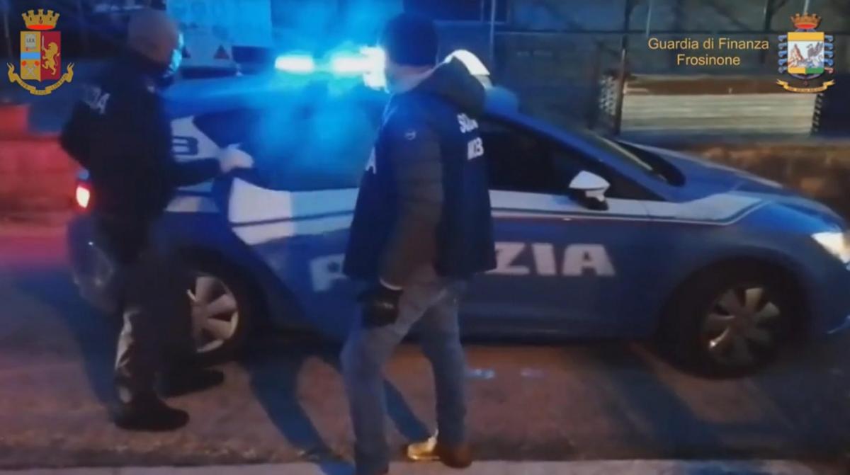 Firenze, trovata morta nel loro appartamento una coppia di 80enni: …