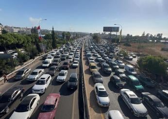 Guerra in Medio Oriente, le truppe israeliane evacuano la valle di Beqaa in Libano: 270 morti nei bombardamenti di questa mattina | FOTO E VIDEO