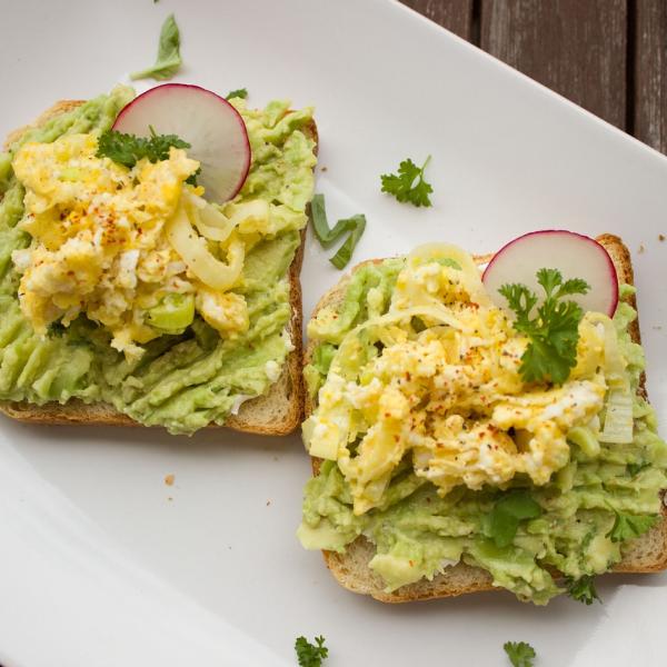 Come si sceglie e come si mangia l’avocado:  ricette velocissime