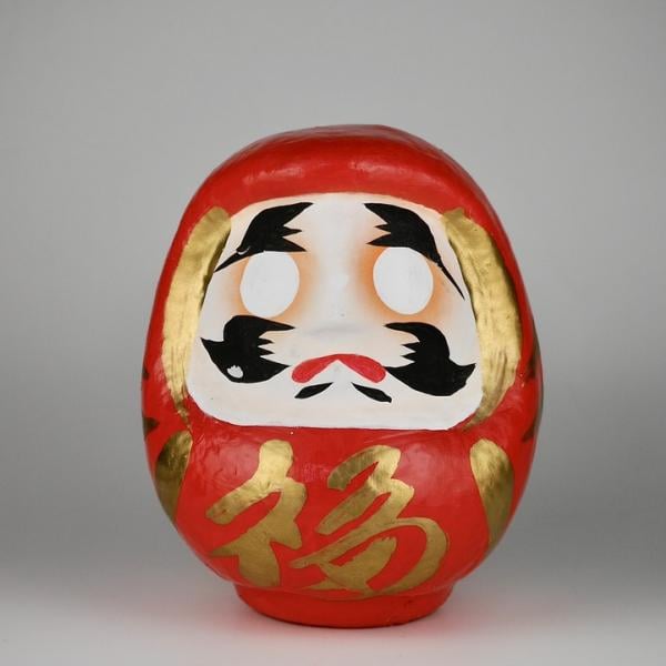 La leggenda della bambola Daruma. Scopri il significato profondo dietro la pupa giapponese più famosa