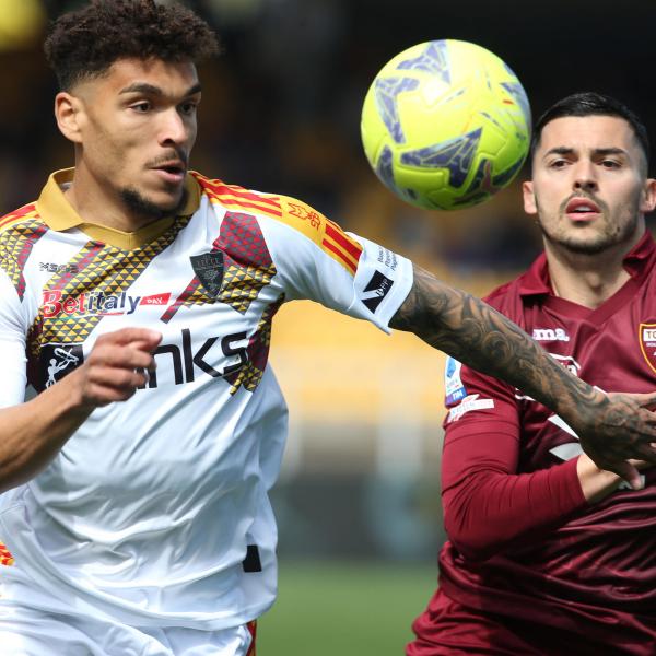 Lecce, in campo con la maglia celebrativa dei 115 anni di storia nella sconfitta contro il Torino