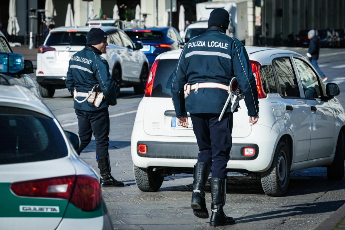 Perugia, fissato risarcimento per oltraggio ai vigili urbani: le cifre