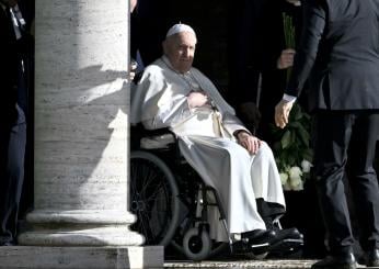 Salute precaria per Papa Francesco: il pontefice è in aula ma non legge