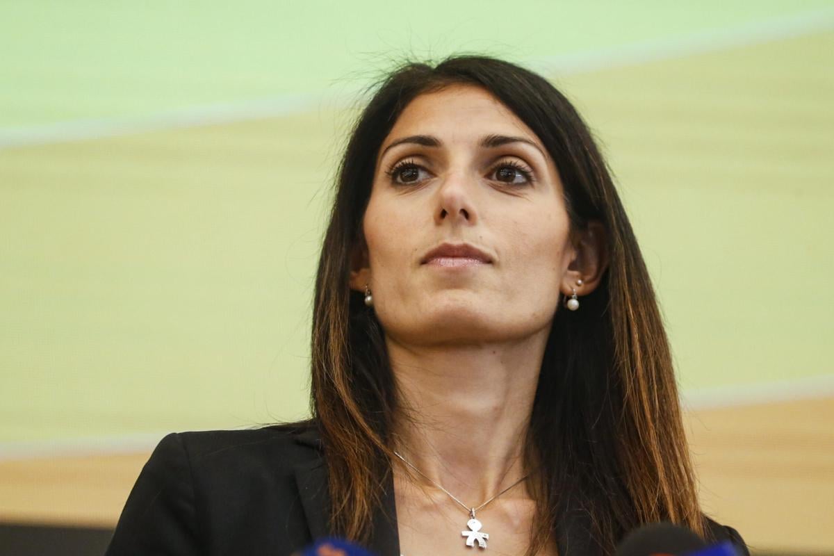 Cosa fa oggi Virginia Raggi? L’ex sindaca di Roma sullo scontro tra Conte e Grillo e affossa il campo largo con il Pd: “Un tradimento”