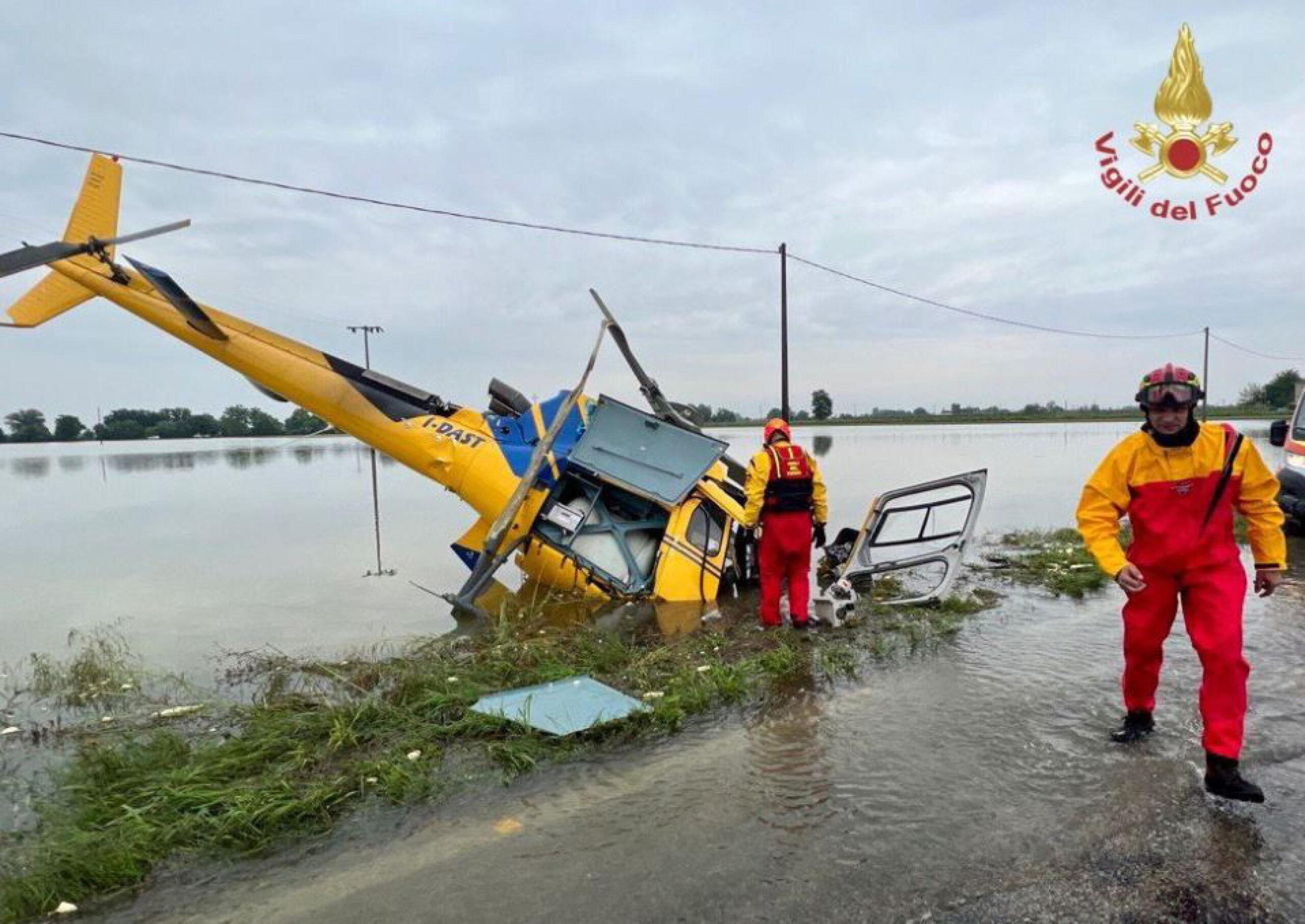 Elicottero caduto oggi a Lugo, in Emilia Romagna, per il maltempo, quattro feriti | FOTO