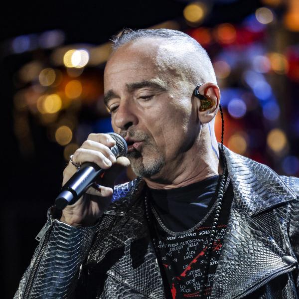 Eros Ramazzotti compie 60 anni: le canzoni più belle e gli amori