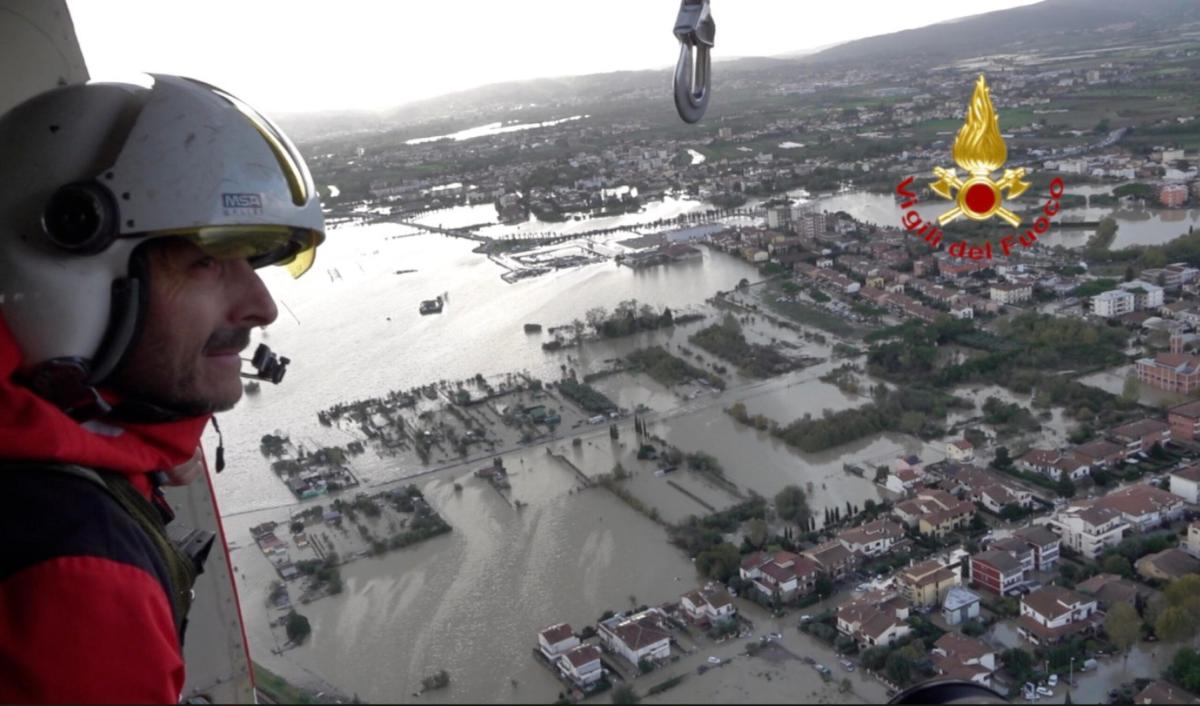 Toscana, le vittime del maltempo salgono a 7. Ancora disperso il Vi…