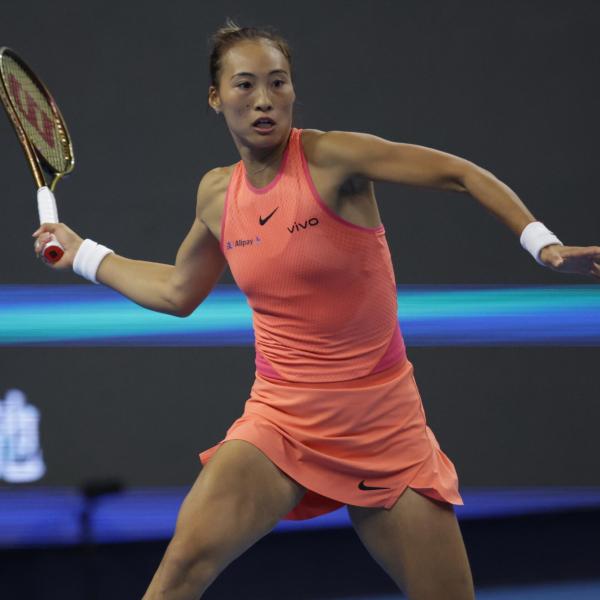 Chi è Zheng Qinwen? Età, altezza e carriera della tennista cinese