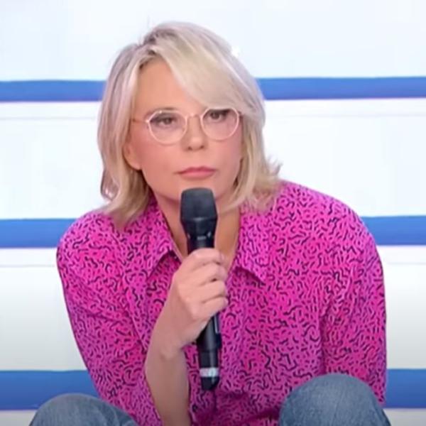 Uomini e donne, Maria De Filippi diretta su Orfeo: “Vuoi uscire adesso?”