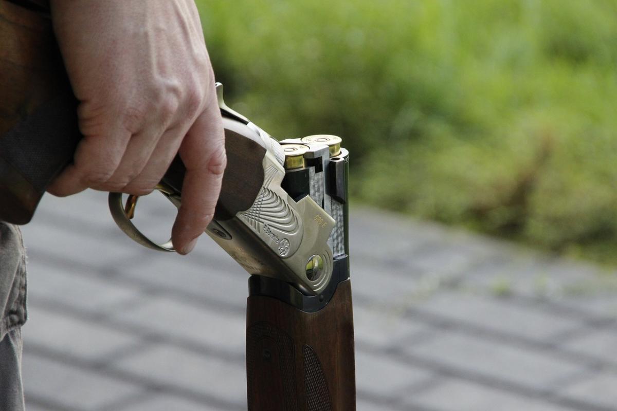 Brescia, l’uomo che ha sparato con il fucile si è arreso