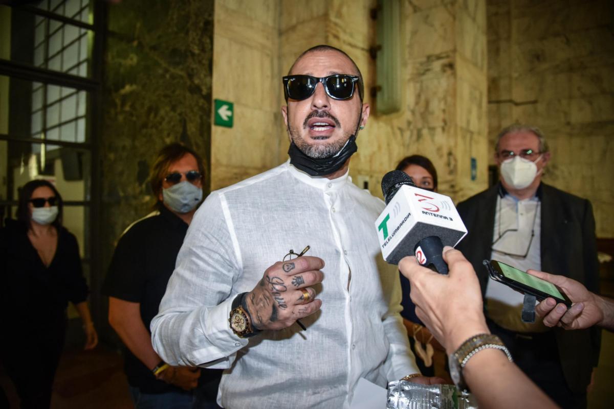 Fabrizio Corona contro Instagram apre profili Telegram e Tik Tok