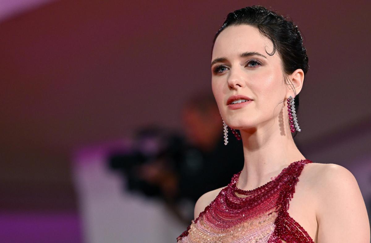 Chi è Rachel Brosnahan, la fantastica Mrs. Maisel sarà Lois Lane in…