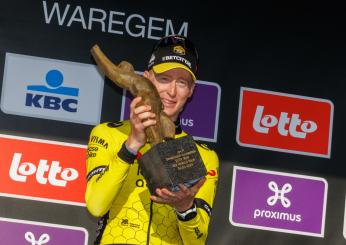 Dwars door Vlaanderen 2024, Jorgensen vince ma è shock dopo la caduta: Van Aert in ambulanza