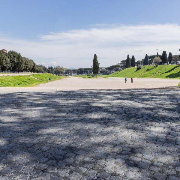 Primo maggio 2024 Roma, strade chiuse, bus deviati e orari della metro. La viabilità per il Concerto a Circo Massimo